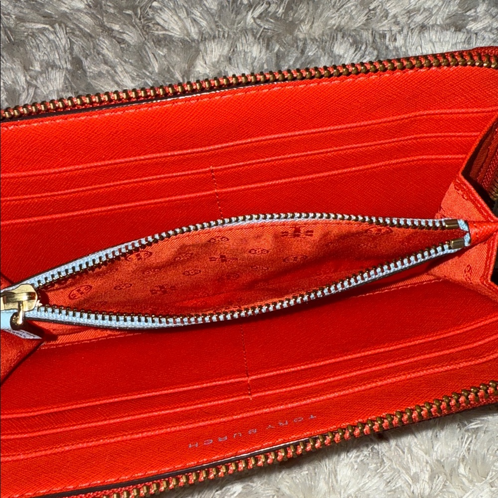 Tory Burch Vibrant Wallet - Picture 7 of 11